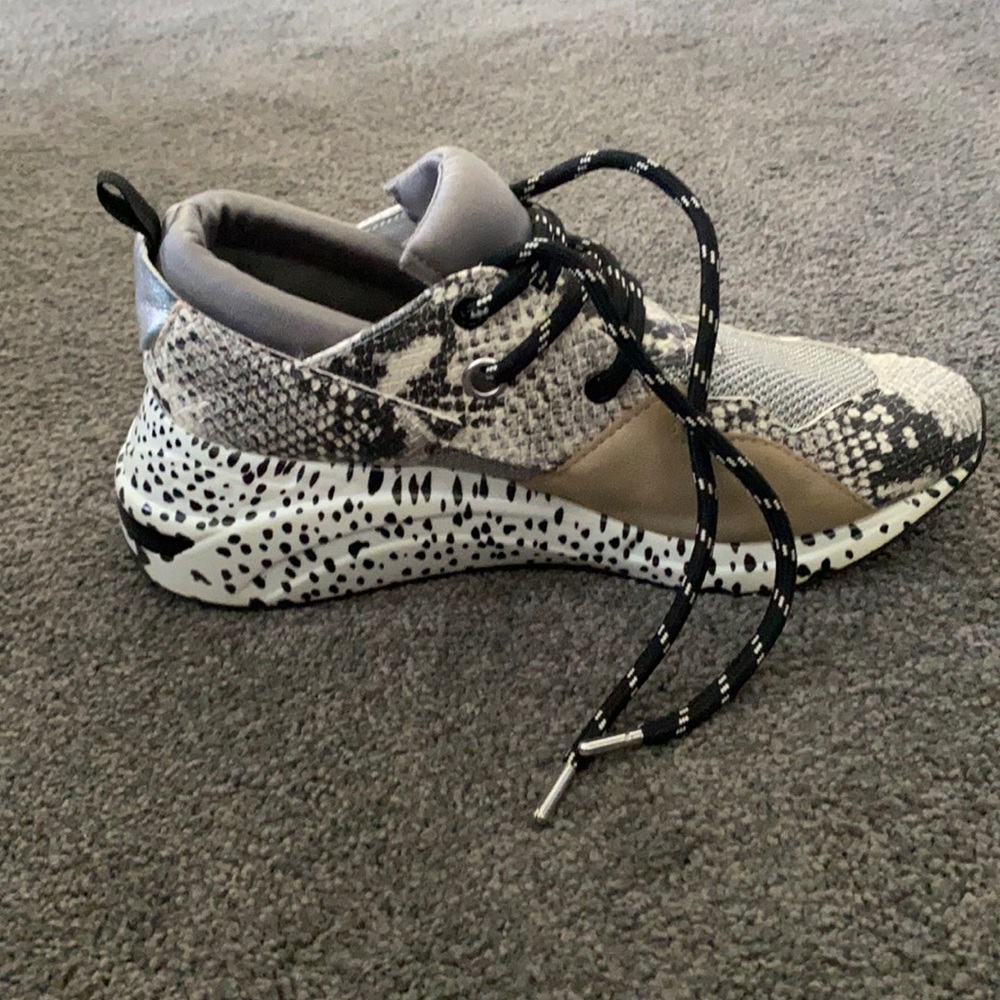 Steve Madden Tennis shoes
